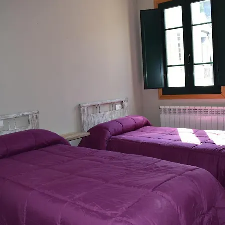 Hostel Tras Do Convento Samos